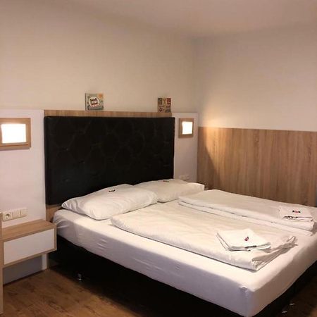 Gastehaus Penny Rooms N Халляйн Экстерьер фото